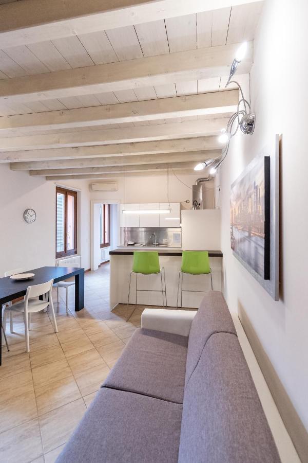 Trilocale Rua Sovera 85 - F&L Aparment ブレシア エクステリア 写真